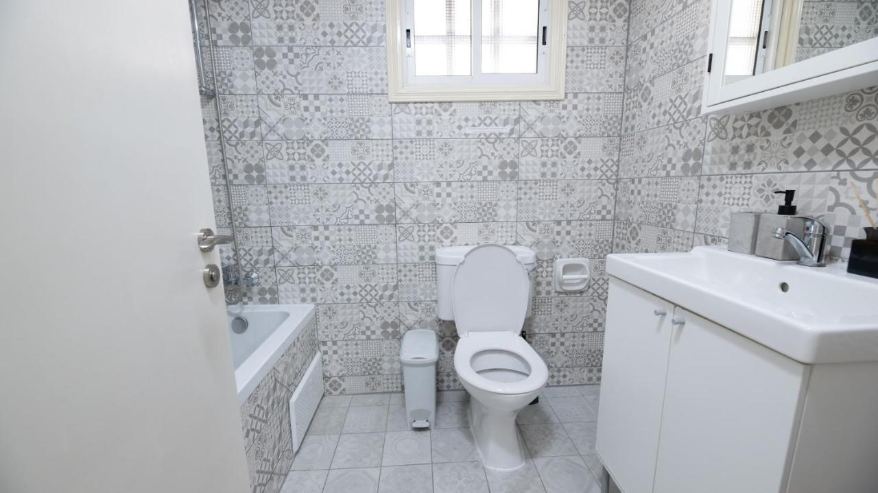 Beautiful Apartment In Harbour Paphos, Central & Close To Beach Extérieur photo