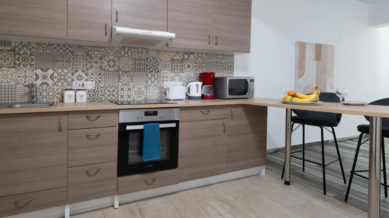 Beautiful Apartment In Harbour Paphos, Central & Close To Beach Extérieur photo